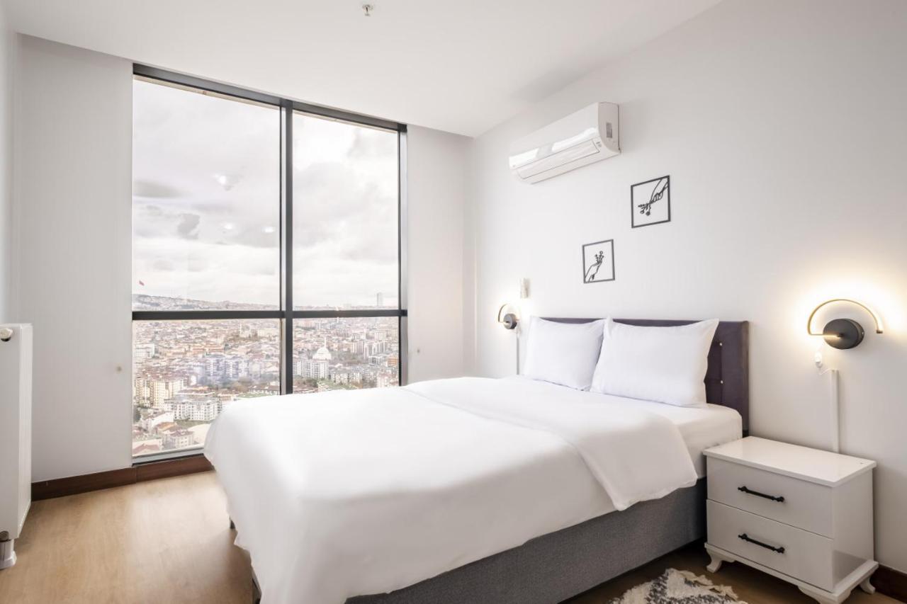 Charming Flat With City View In Atasehir Istanbul Eksteriør billede